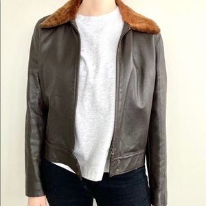 Vintage Roots fur trim leather jacket. 🤎